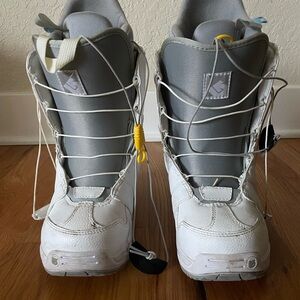 Burton Women’s White and Gray Snowboard Boots